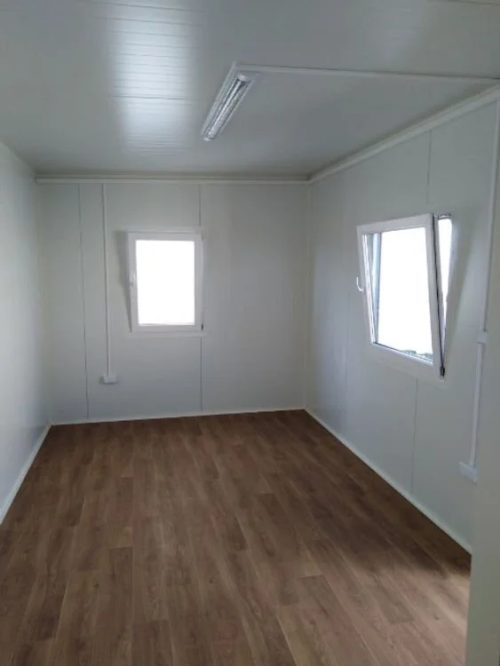 Bürocontainer 18 m² mit Sanitärbereich: Komfort und optimale Dämmung